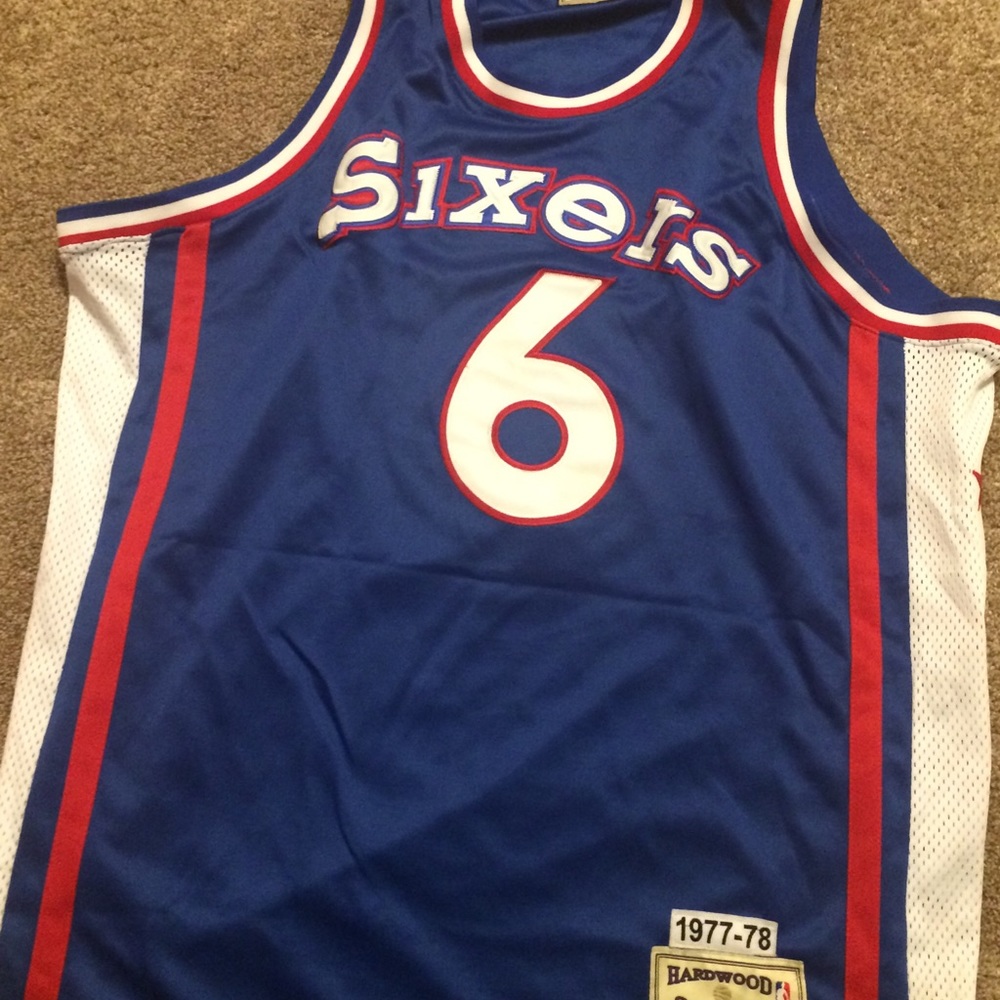 Dr.J Mitchell & Ness throwback Jersey